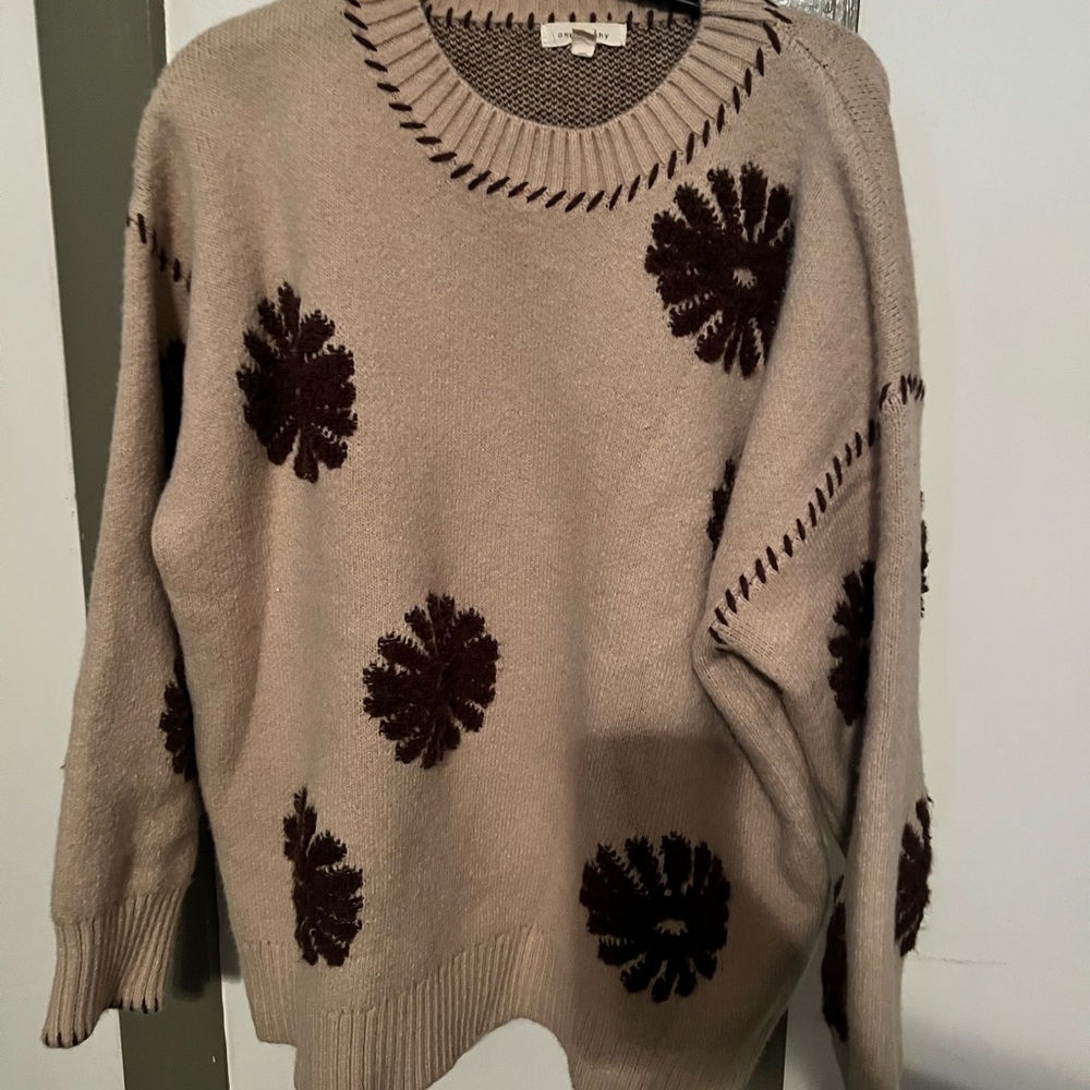 Brown Floral Women's Sweater. Size 2x/3x